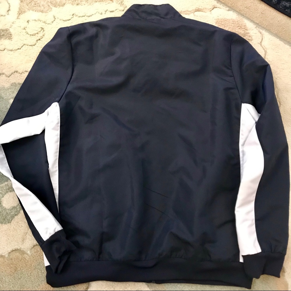 ✨EUC Umbro Windbreaker Jacket - Picture 2 of 7